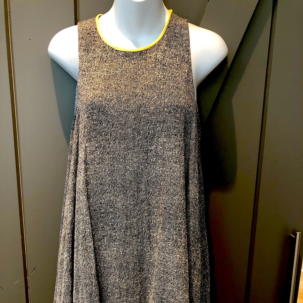 Printed dress with yellow collar detail